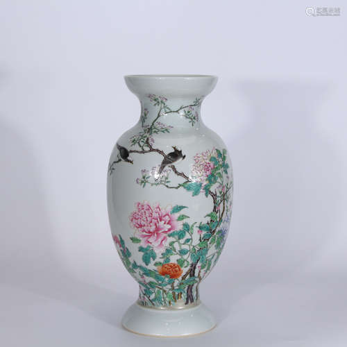 A Chinese Famille Rose Porcelain Vase