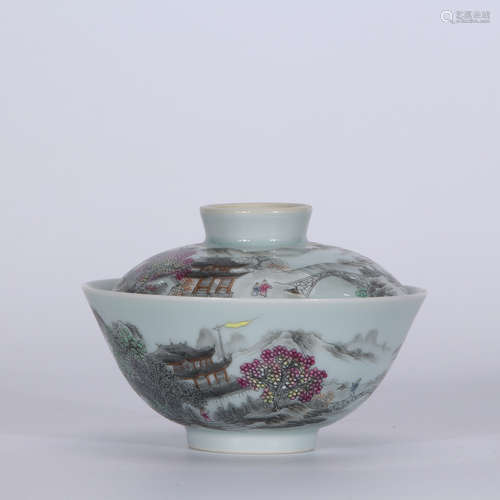 A Chinese Famille Rose Porcelain Covered Bowl