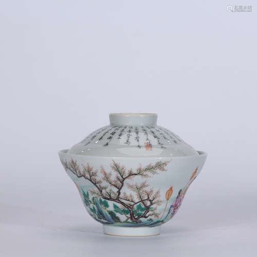 A Chinese Famille Rose Porcelain Covered Bowl