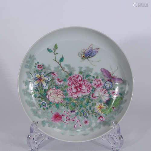 A Chinese Famille Rose Porcelain Plate