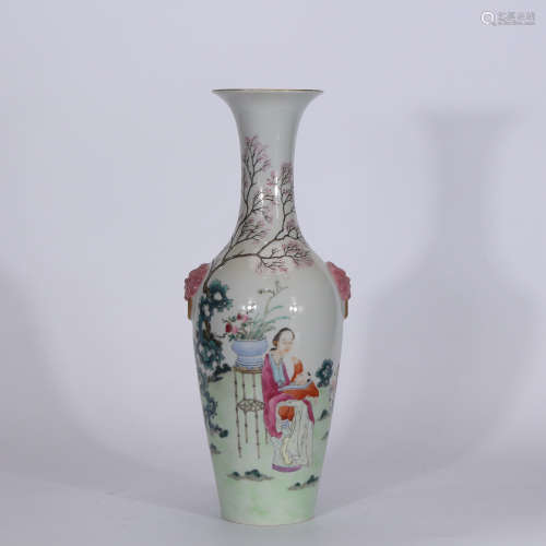 A Chinese Famille Rose Porcelain Vase