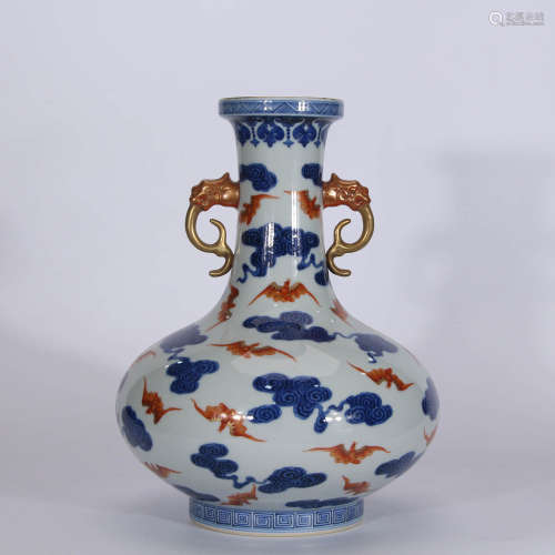 A Chinese Blue and White Porcelain Double-eared Vase