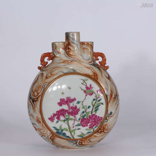 A Chinese Famille Rose Porcelain Flask