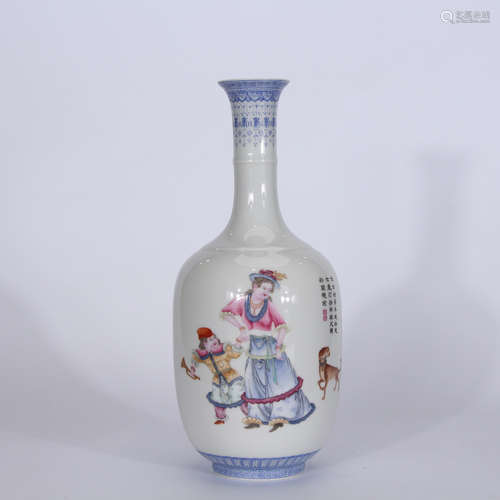 A Chinese Famille Rose Porcelain Flask