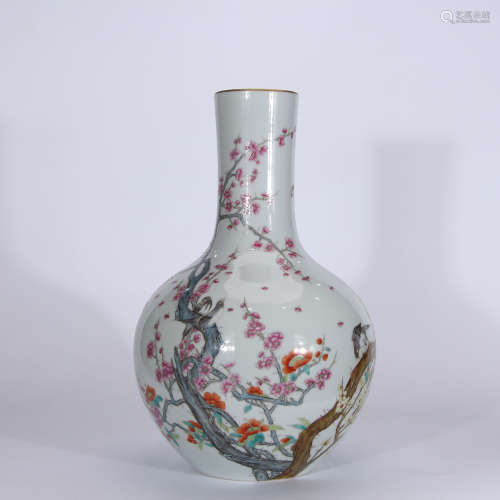 A Chinese Famille Rose Porcelain Vase