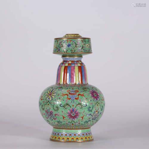 A Chinese Floral Porcelain Covered Vase
