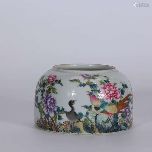 A Chinese Porcelain Water Pot