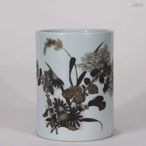 A Chinese Floral Porcelain Brush Pot