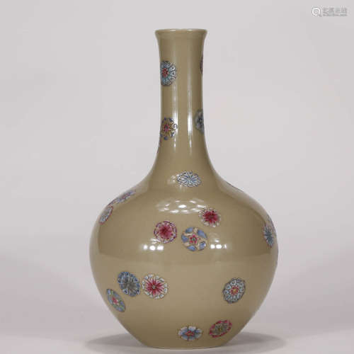 A Chinese Floral Porcelain Flask