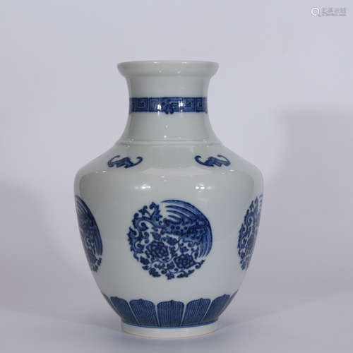 A Chinese Blue and White Porcelain Vase