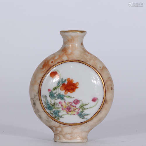 A Chinese Famille Rose Porcelain Flask