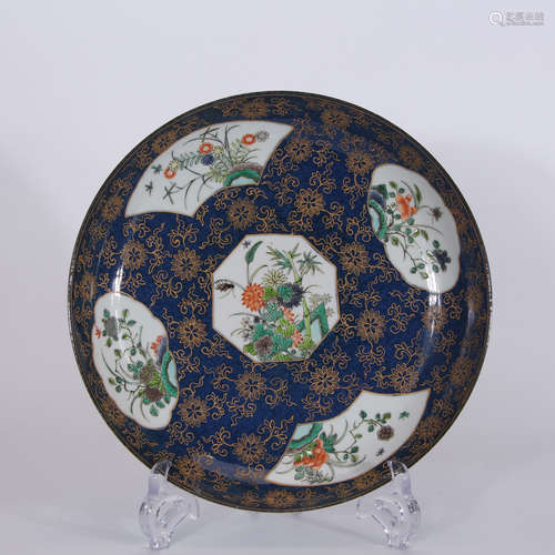 A Chinese Floral Porcelain Plate