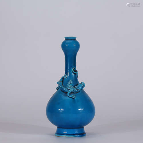 A Chinese Blue Glazed Porcelain Garlic-mouthed Vase