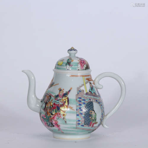 A Chinese Famille Rose Porcelain Ewer