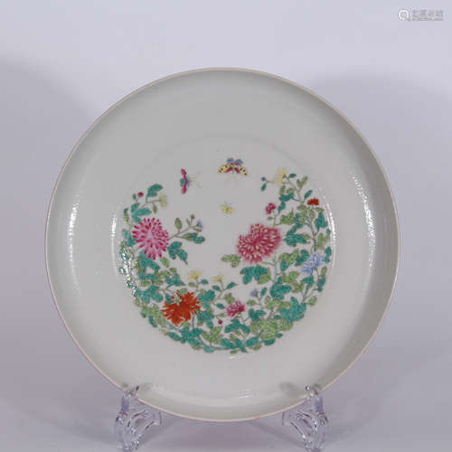 A Chinese Floral Porcelain Plate