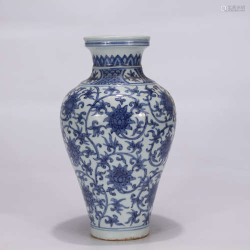 A Chinese Blue and White Porcelain Vase