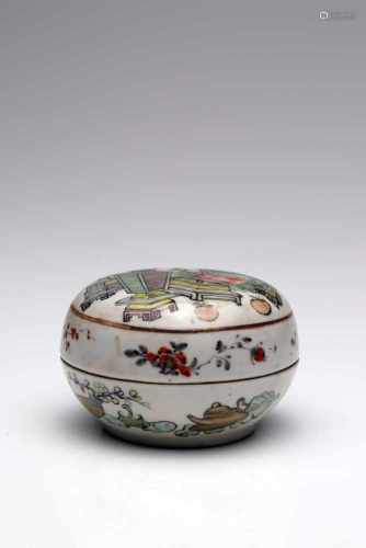 SMALL PORCELAINE CONTAINERPorcelainChina , 18th centuryDimensions: Diameter 9 cmWeight: 216 gramsA