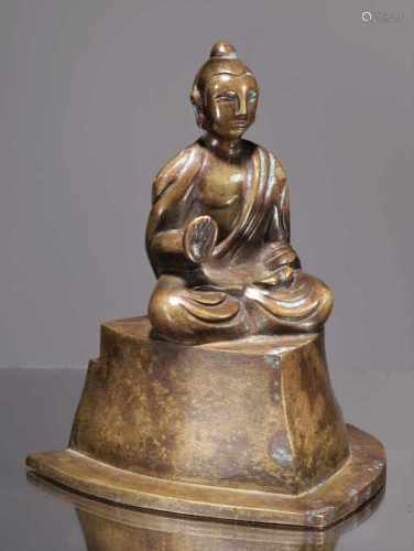 MEDITATING BUDDHABronzeChina 20th centuryDimensions: Height 13 cm ; Wide 10 cm ; Depth 10