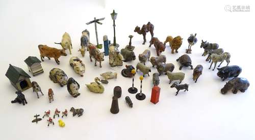 Toys: A quantity of lead farm and zoo animals, many by Britains Ltd.