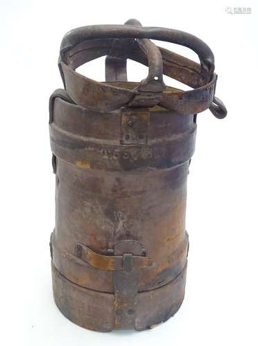 Militaria: a WWI / First World War / World War 1 large cylindrical leather and canvas shell or