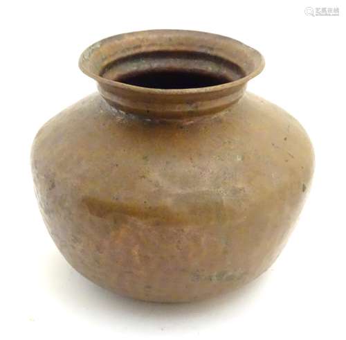 Decorative Metalware: A copper pot of squat form with a flared rim. Approx. 4 1/4