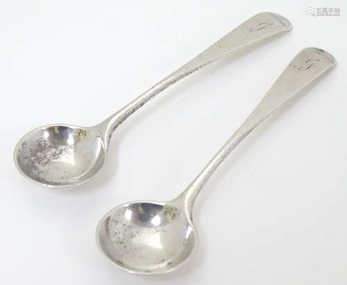 A pair of George III Scottish silver Old English pattern salt spoons, Edinburgh c.