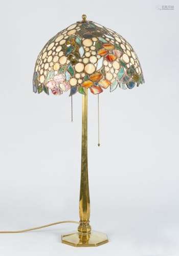 Tiffany style lamp, octagonal base and canted poli…