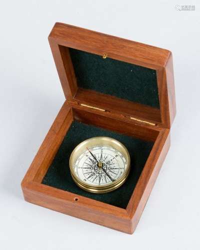 Marine compass, with wind rose, in wooden box. Dia…