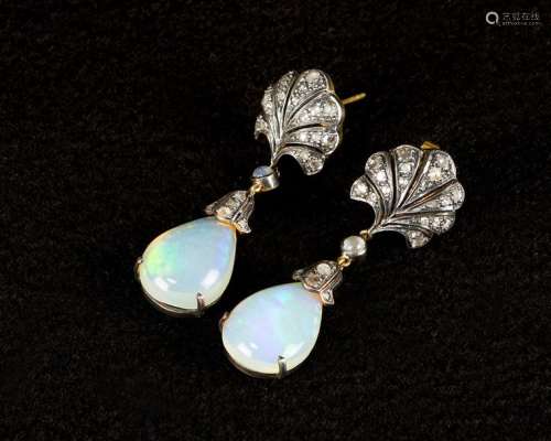 Diamond opal earrings around 1920, gold and silver…