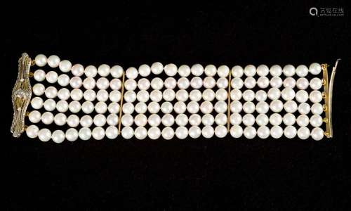 Pearl bracelet around 1950, with saltwater pearls,…