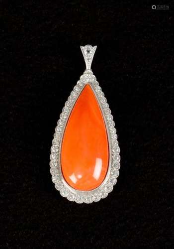 Platinum coral pendant around 1930, fine filigree …