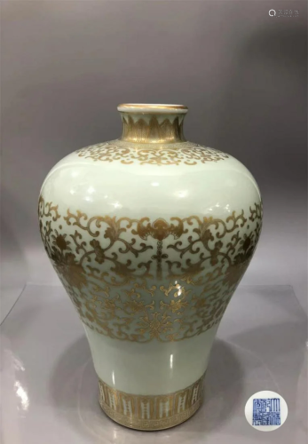 A Celadon Glazed Meiping