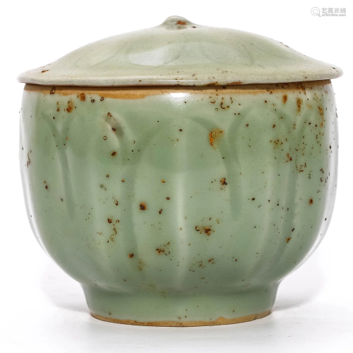 A Longquan Celadon Glazed Bowl and Cover
