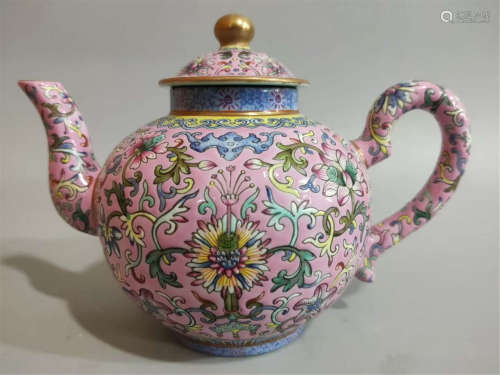 A Famille Rose Tea-pot Jiaqing Period