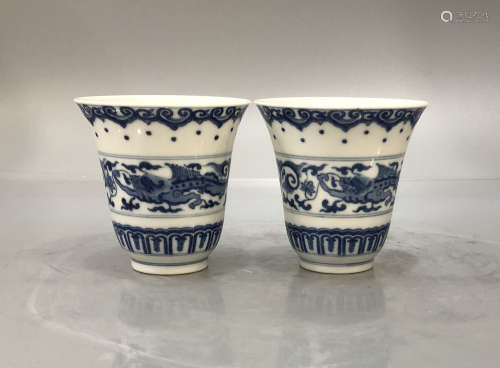 Pair Blue and White Cups Yongzheng Perido