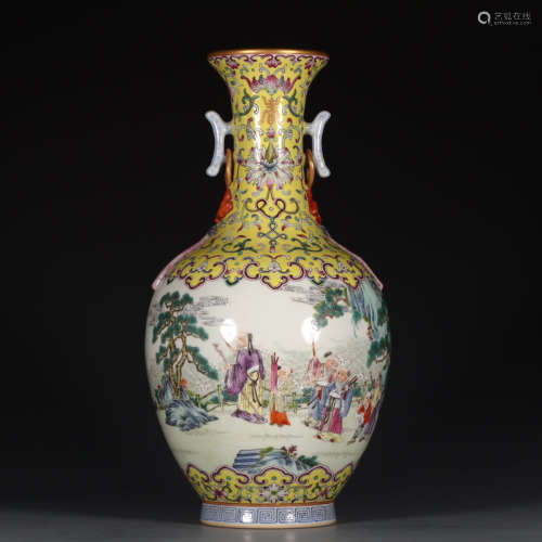 Chinese Qing Dynasty Qianlong Period Famille Rose Porcelain Binaural Bottle