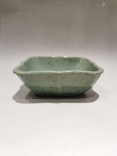 Chinese Southern Song Dynasty Guan Kiln Porcelain Brush Wash