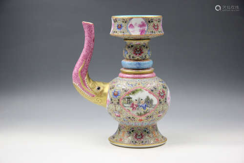 Chinese Enamel Color Pattern Porcelain Pot