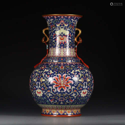 Chinese Qing Dynasty Qianlong Period Famille Rose Gold Painted Flower Pattern Ruyi Binaural Porcelain Bottle