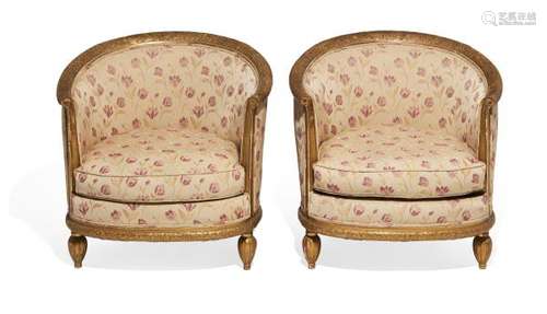 Léon JALLOT (1874 -1967)  - Deux fauteuils corbeilles - Circa 1922  - En bois doré [...]