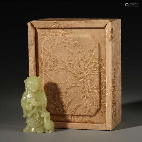 A CHINESE ANCIENT JADE FIGURE TABLE ITEM