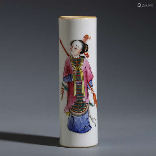 A CHINESE FAMILLE ROSE FIGURE BRUSH POT