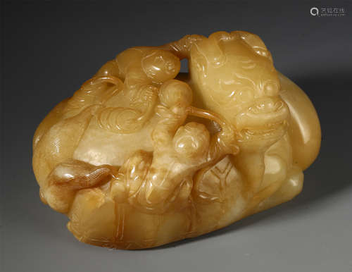 A CHINESE JADE FIGURES AND BEAST TABLE ITEM