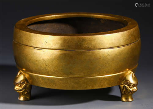 A CHINESE GILT BRONZE THREE BEAST FEET INCENSE BURNER