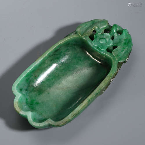 A CHINESE JADEITE CARVED LOTUS SHAPE BRUSH WASHER