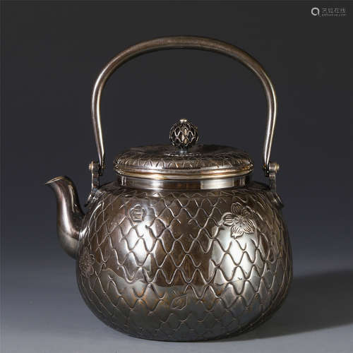 A CHINESE CARVING DECORATION PATTERN PURE SILVER KETTLE