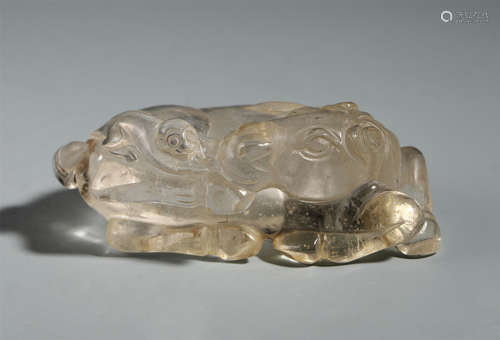 A CHINESE CRYSTAL CARVED HORSE AND MONKEY TABLE ITEM