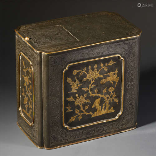 A CHINESE INLAID GOLD CARVED FLOWER AND BIRD SILVER BOX