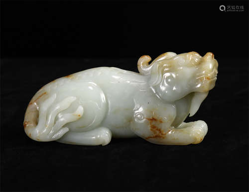 A CHINESE ANCIENT JADE CARVED BEAST TABLE ITEM