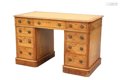 A VICTORIAN MAHOGANY PEDESTAL DESK